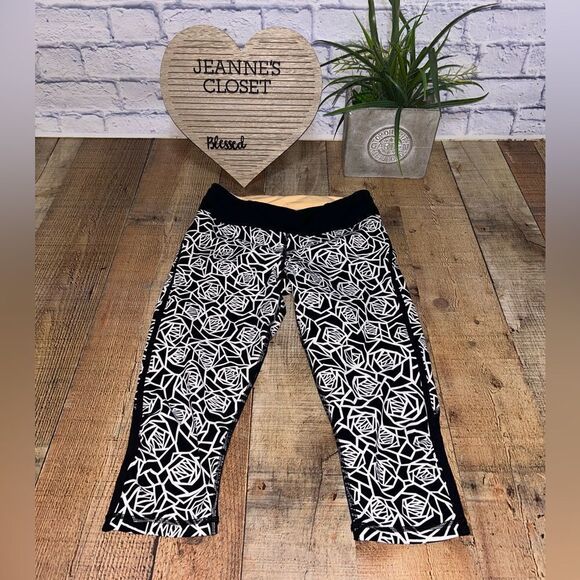 Lululemon Real Quick Crop *Full-On Luxtreme
Posey Black White / Black - Picture 11 of 14